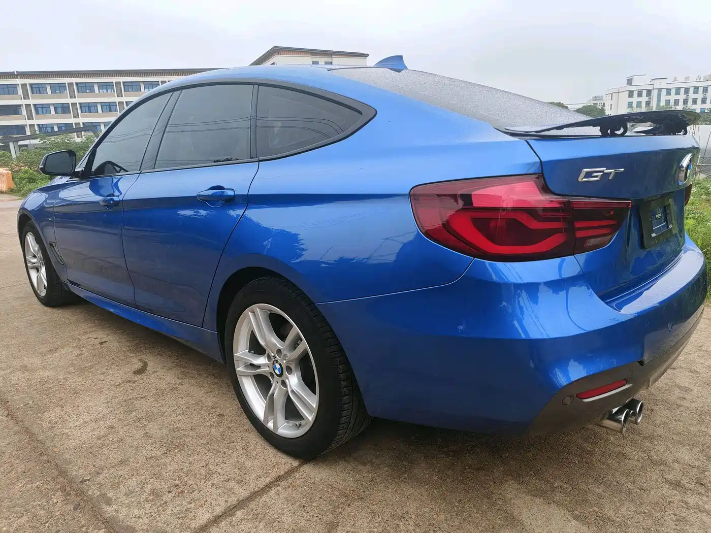 BMW 3 Series GT 2019 320i Fashion Model фото 4