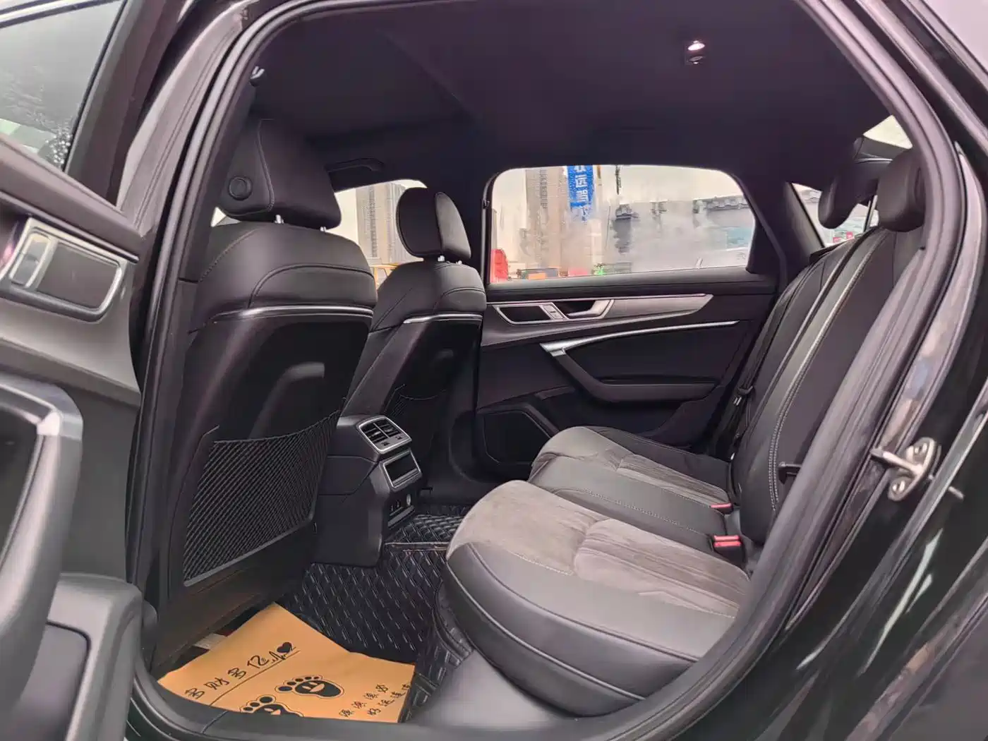 Фото 5 - Audi A6L
