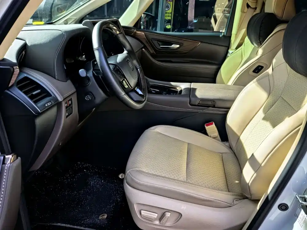Toyota Vellfire 2025 2024 Crown Hybrid 2.5L Executive Premium Edition