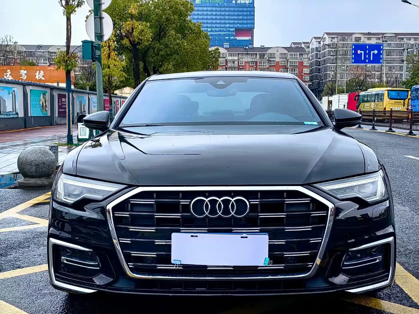 Фото 2 - Audi A6L
