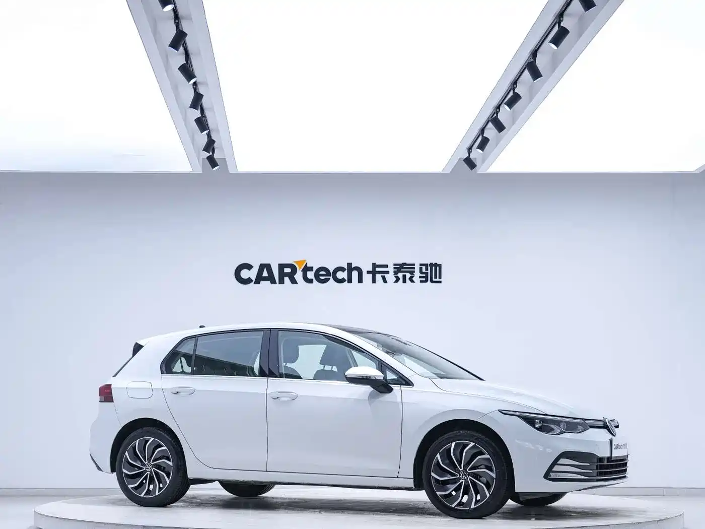 Volkswagen Golf 2023 280TSI DSG Pro фото 4
