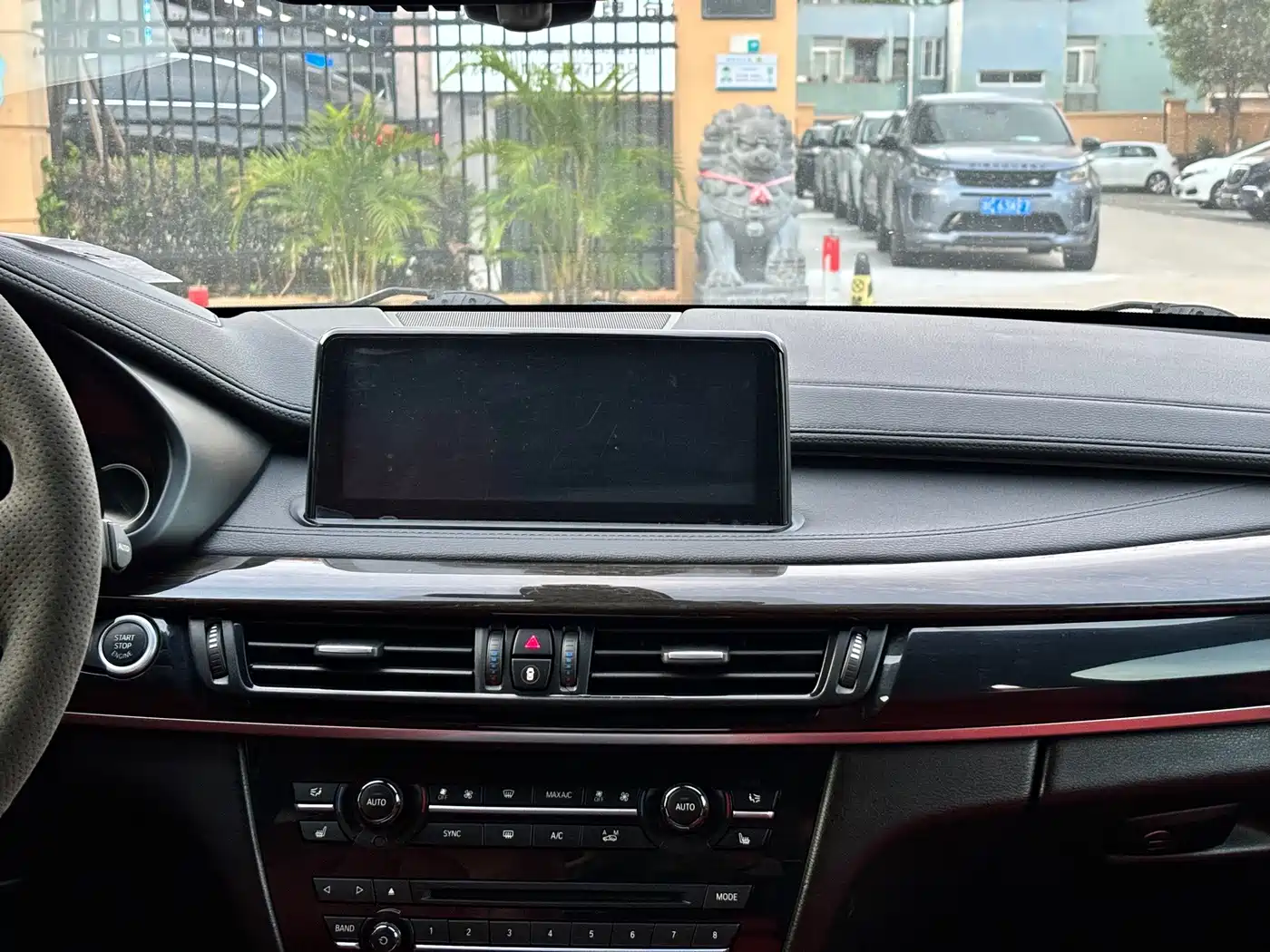 Photo 13 - BMW X6