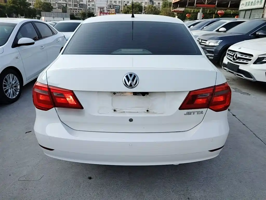 Volkswagen Jetta 2015 1.6L Manual Comfort фото 6