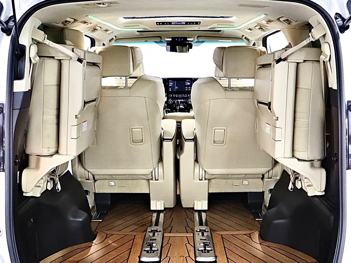 Toyota Alphard 2021 Hybrid 2.5L Premium фото 19