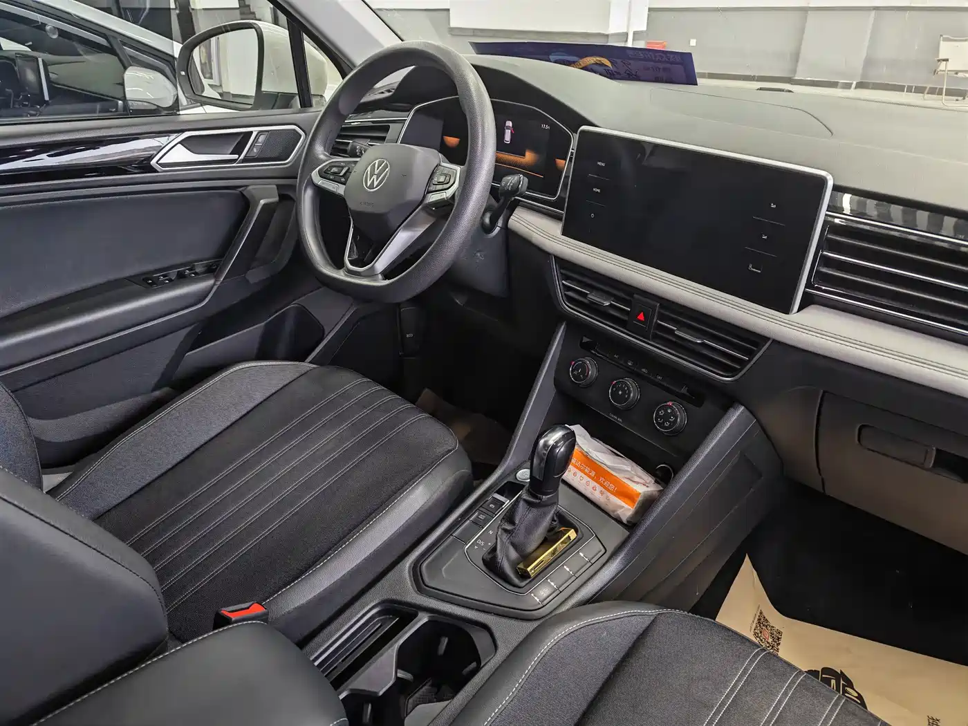 Volkswagen Tiguan L 2022 330TSI Automatic 2WD Comfort Edition фото 8