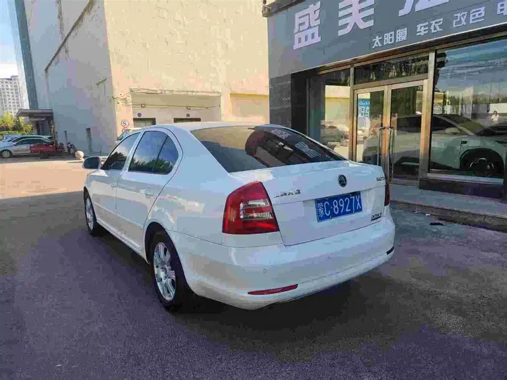 Фото 8 - Škoda Octavia