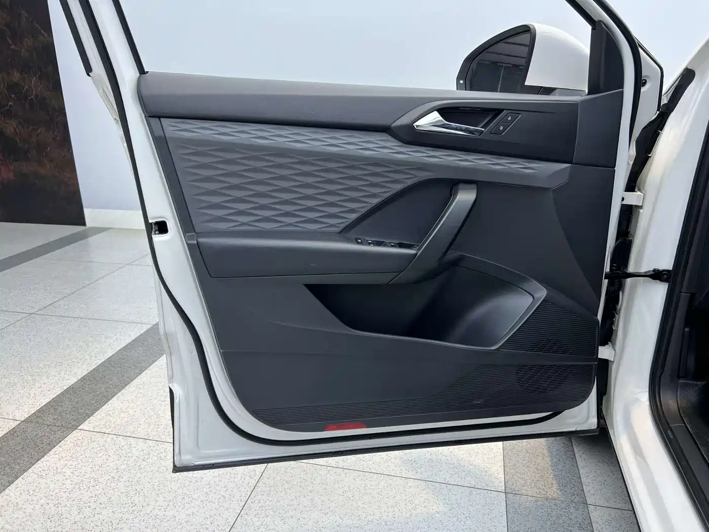 Volkswagen Tharu, миниатюра 7