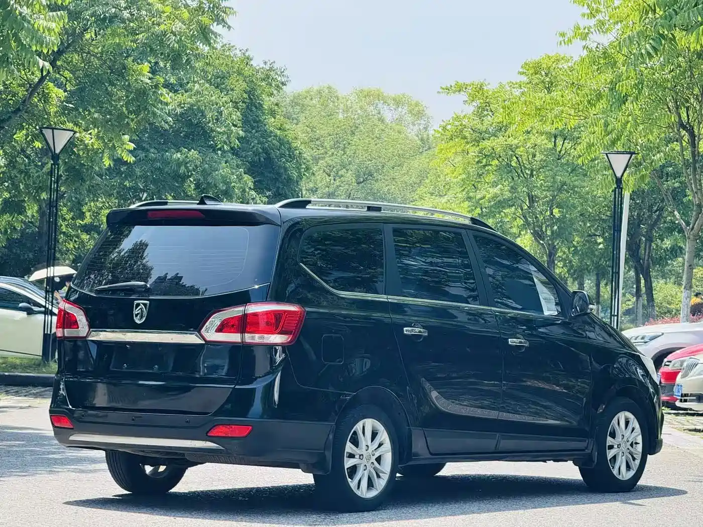 Baojun 730 2015 2014 1.5L Manual Comfort 7-seater