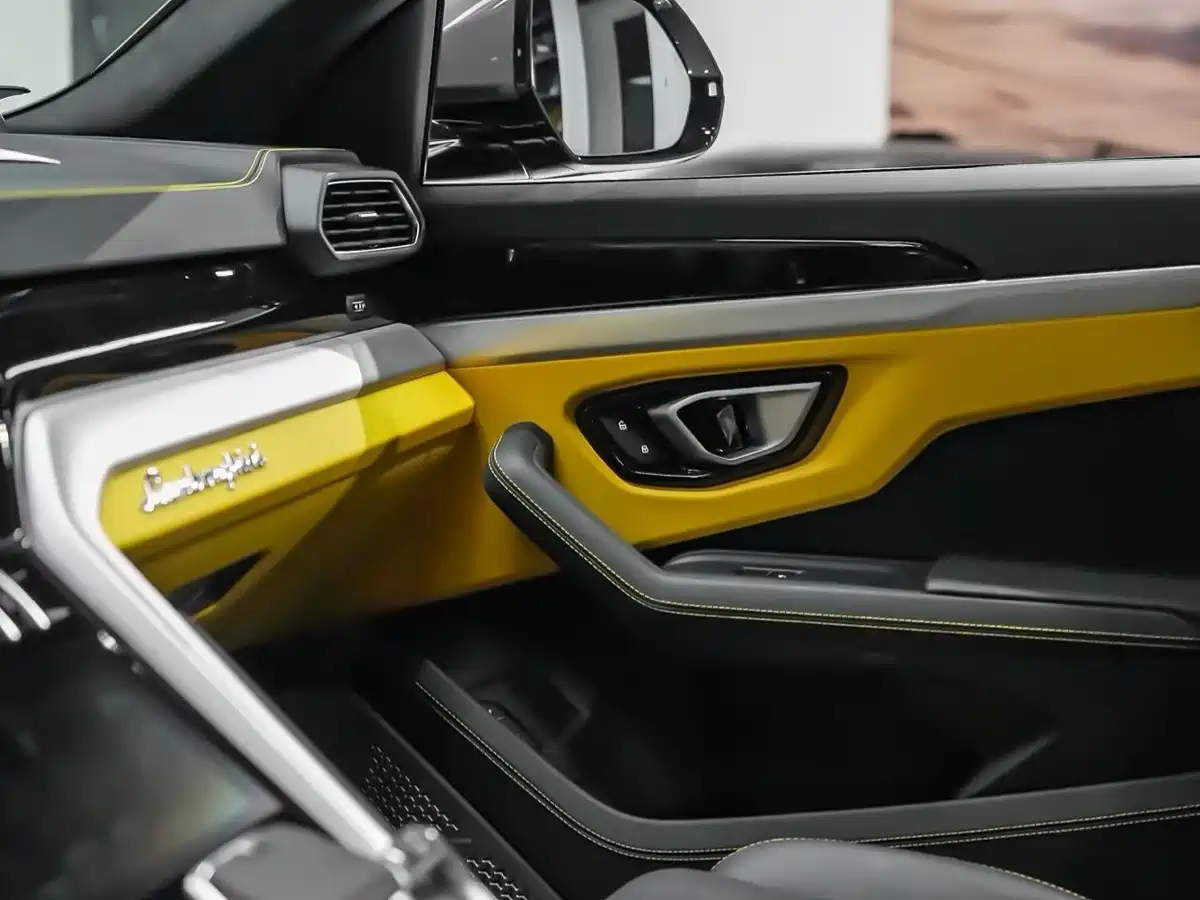 Lamborghini Urus 2023 4.0T V8 S фото 15