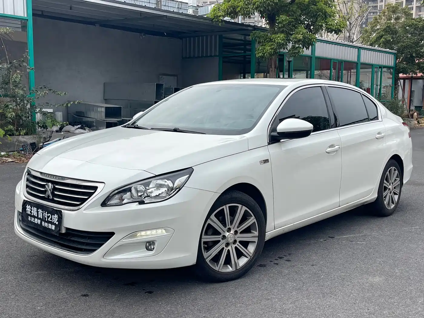 Peugeot 408 2015 Model 1.2T Automatic Luxury Edition