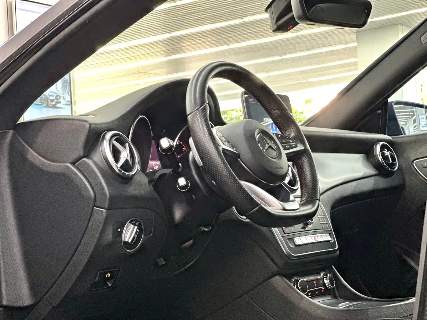 Mercedes-Benz CLA (Import) 2018 CLA 220 4MATIC фото 9