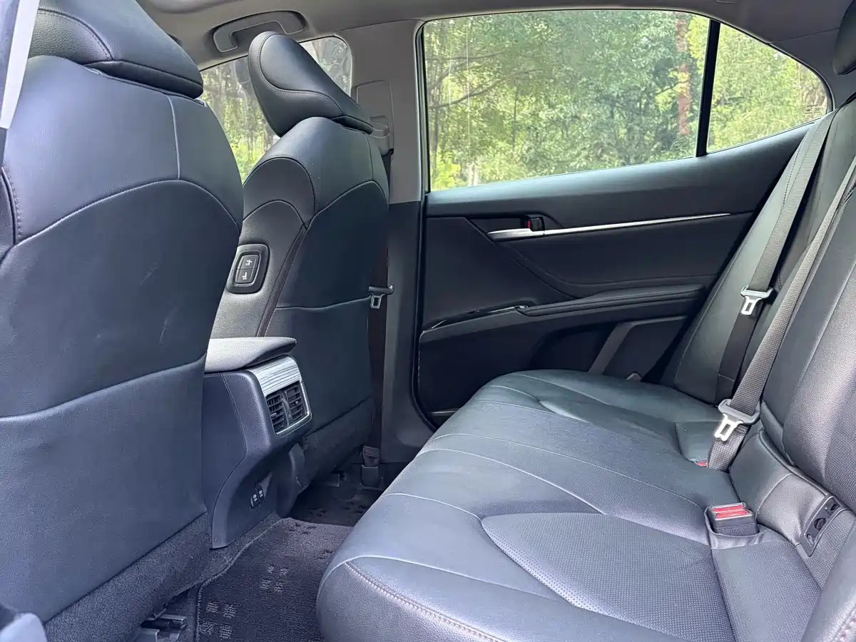 Toyota Camry 2021 Hybrid 2.5HG Luxury Edition фото 17