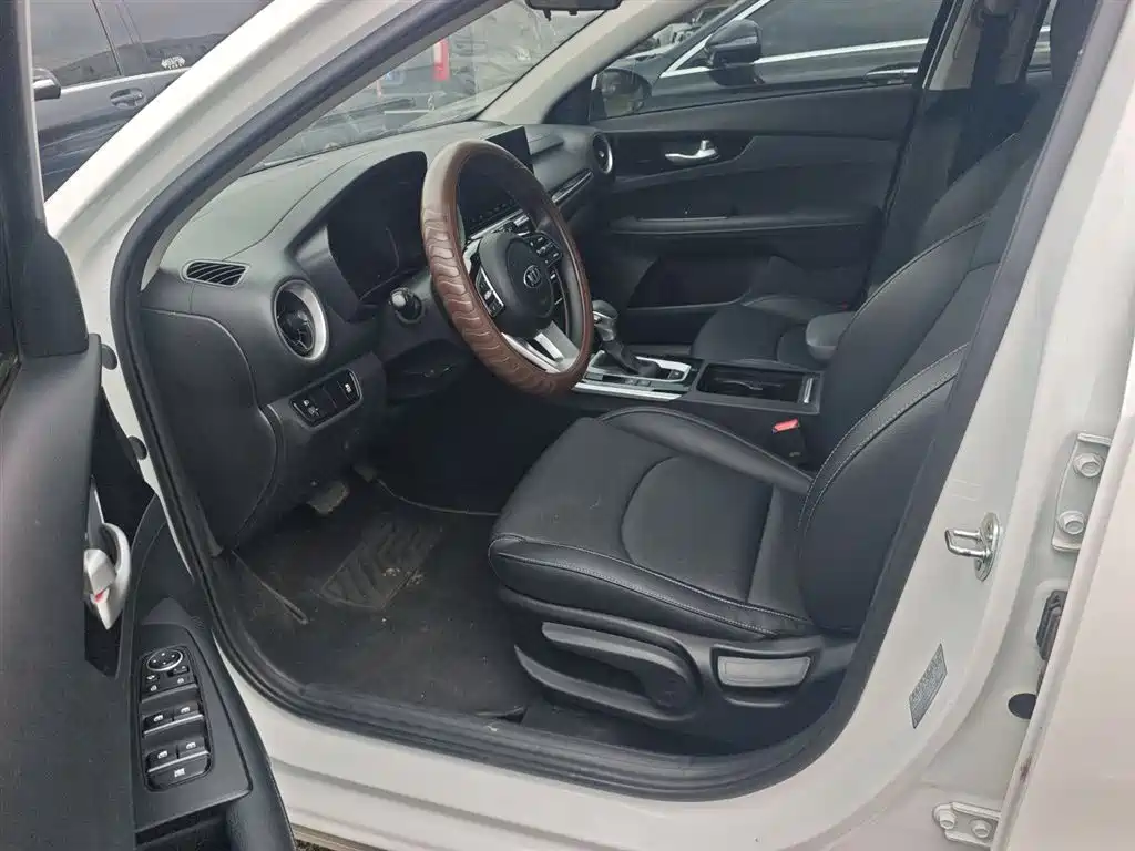 Kia K3 2021 1.5L CVT Fashion Edition фото 8
