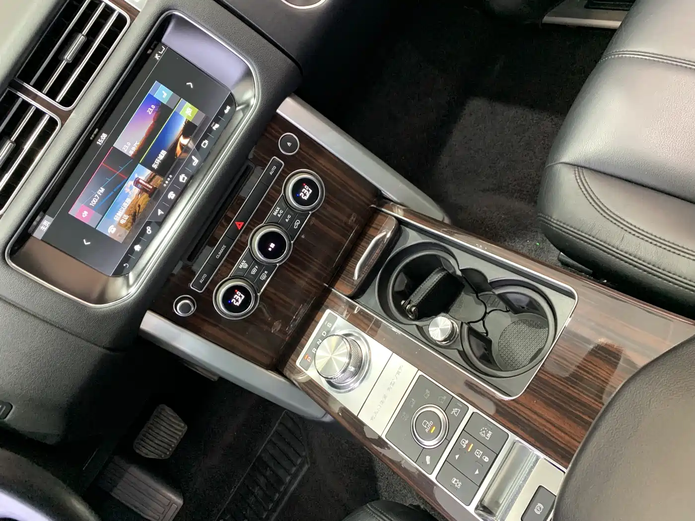 Land Rover Range Rover 2017 3.0 SC V6 Golden Age Edition фото 14