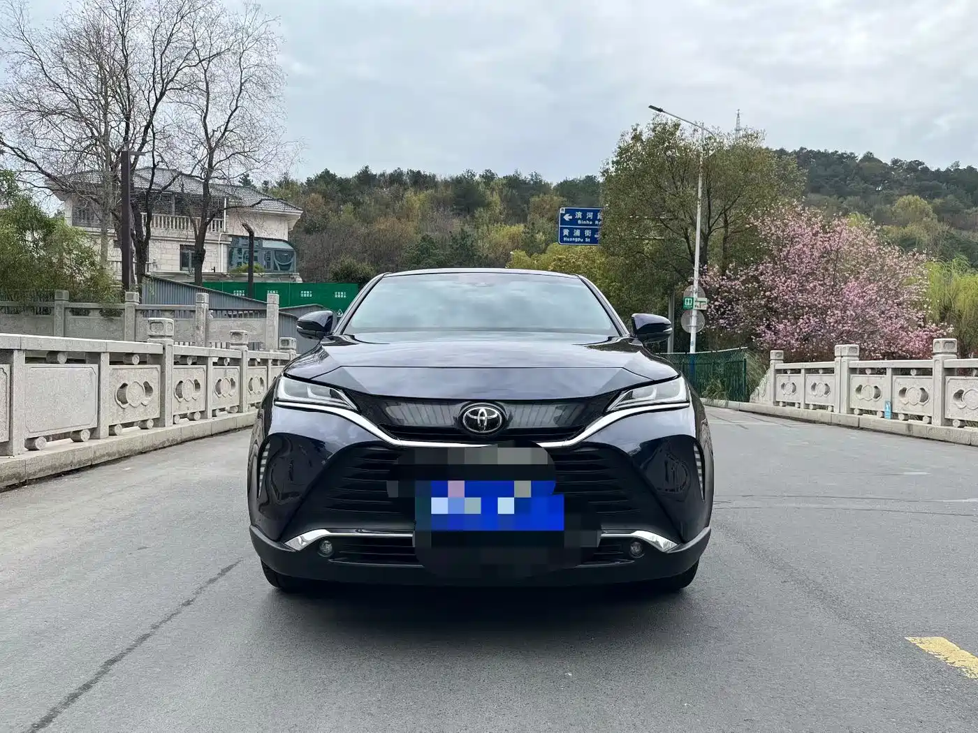 Toyota Lingfang HARRIER 2022 2.0L CVT 2WD Premium Edition фото 2