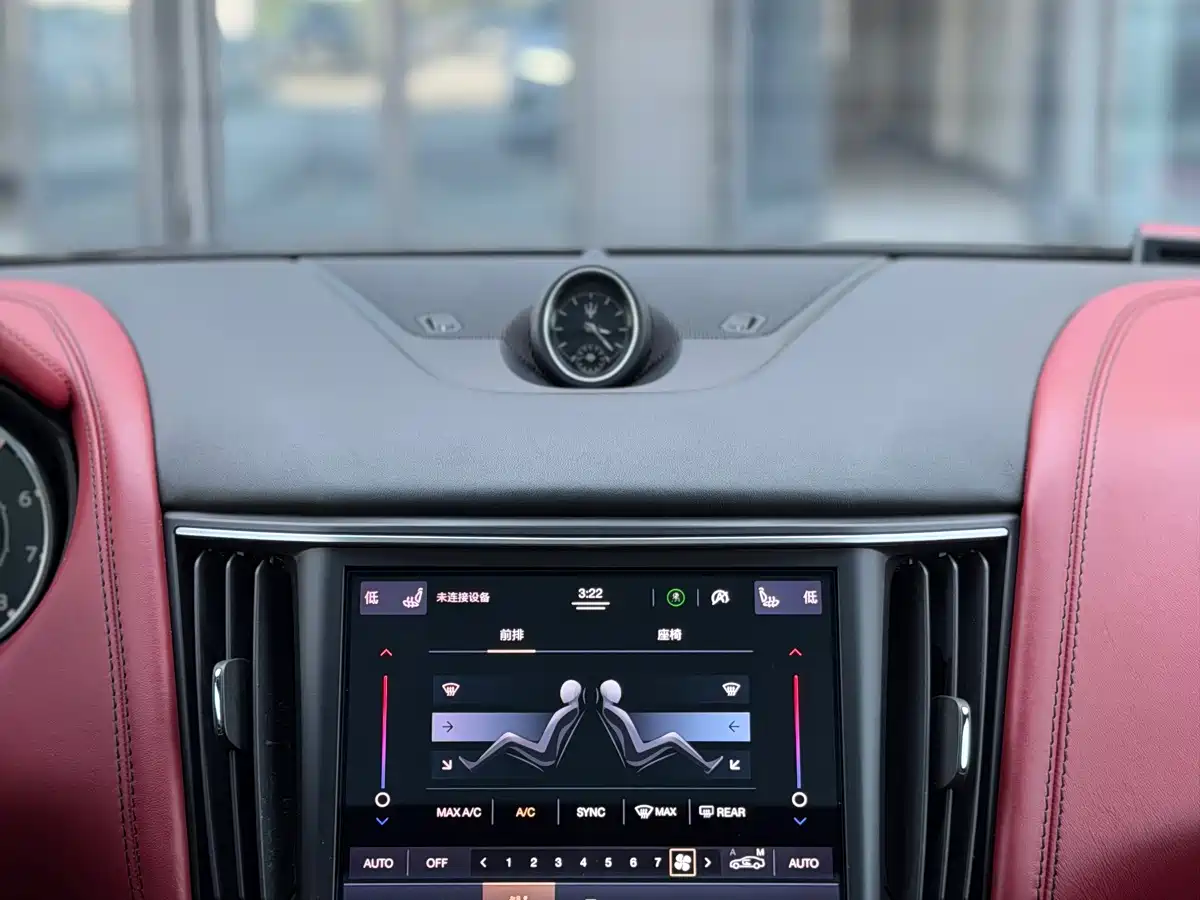 Фото 12 - Maserati Levante