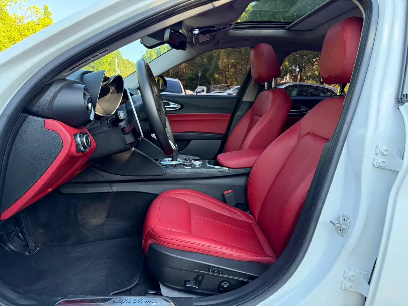 Alfa Romeo Giulia 2021 2020 2.0T 280HP Luxury Edition