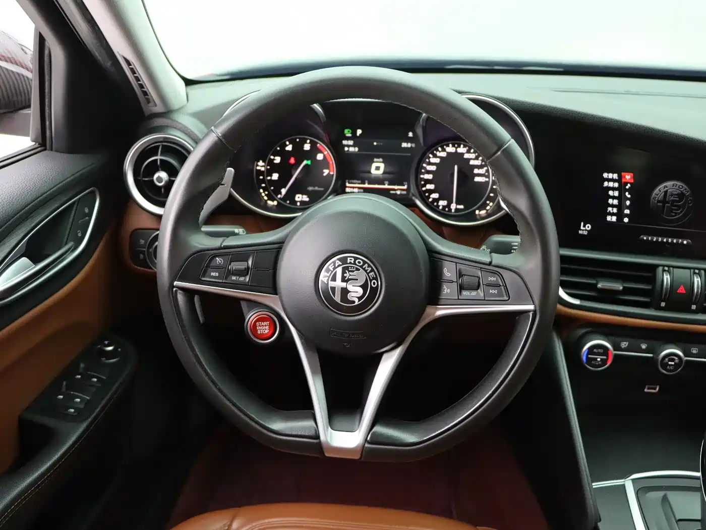 Alfa Romeo Giulia 2019 2017 2.0T 280HP Luxury Edition