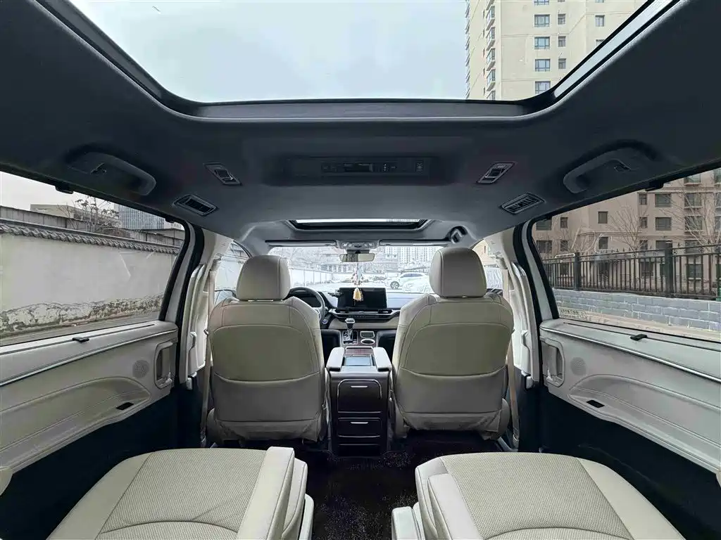Toyota Granvia 2023 2.5L Hybrid Prestige PLUS Edition фото 9