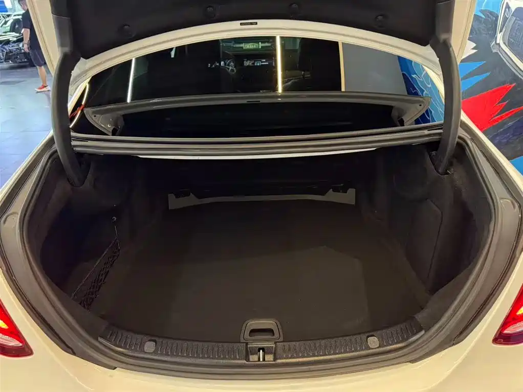 Mercedes-Benz E-Class 2018 Facelift E 200 L Sport фото 15
