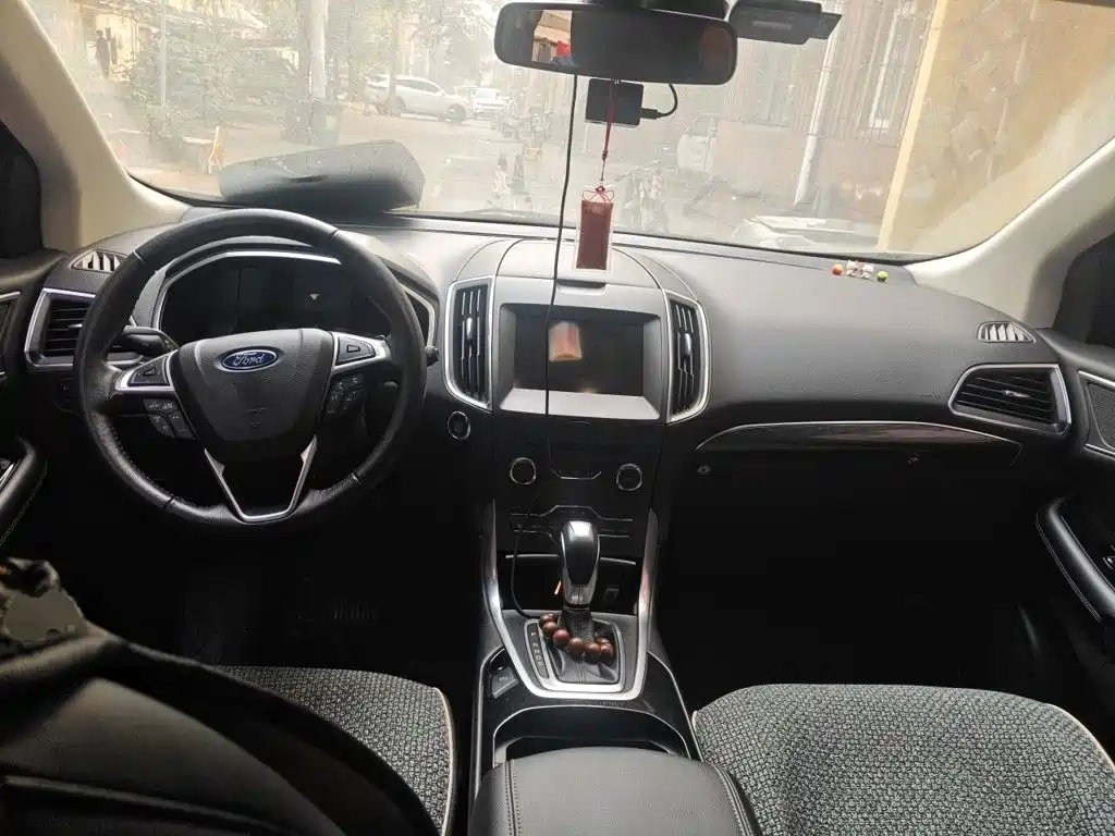 Фото 5 - Ford Edge
