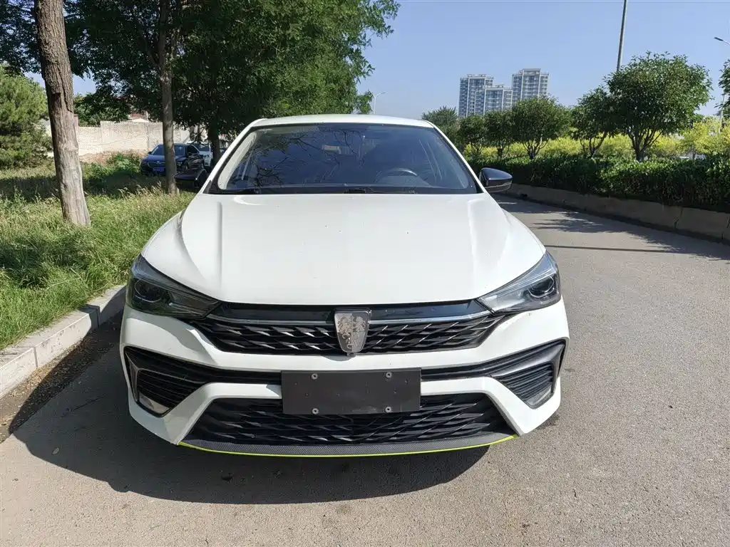Фото 25 - Roewe i5