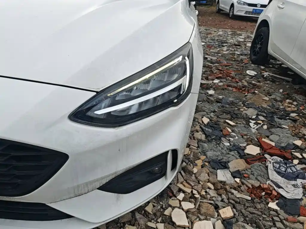 Ford Focus 2022 2021 Hatchback EcoBoost 180 Auto Trend
