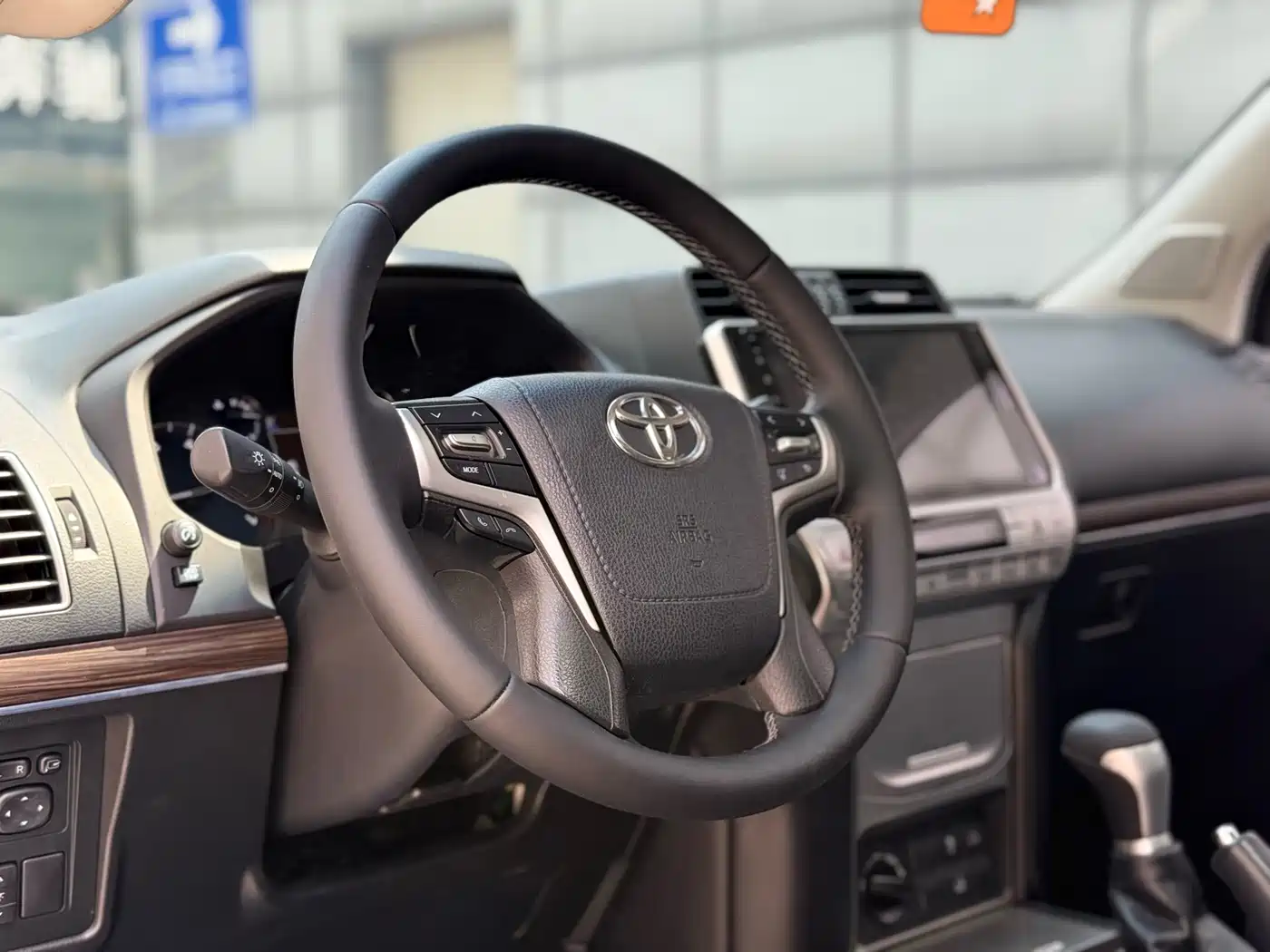 Toyota Prado 2018 3.5L Automatic TX-L Rear-mounted Spare Tire фото 9