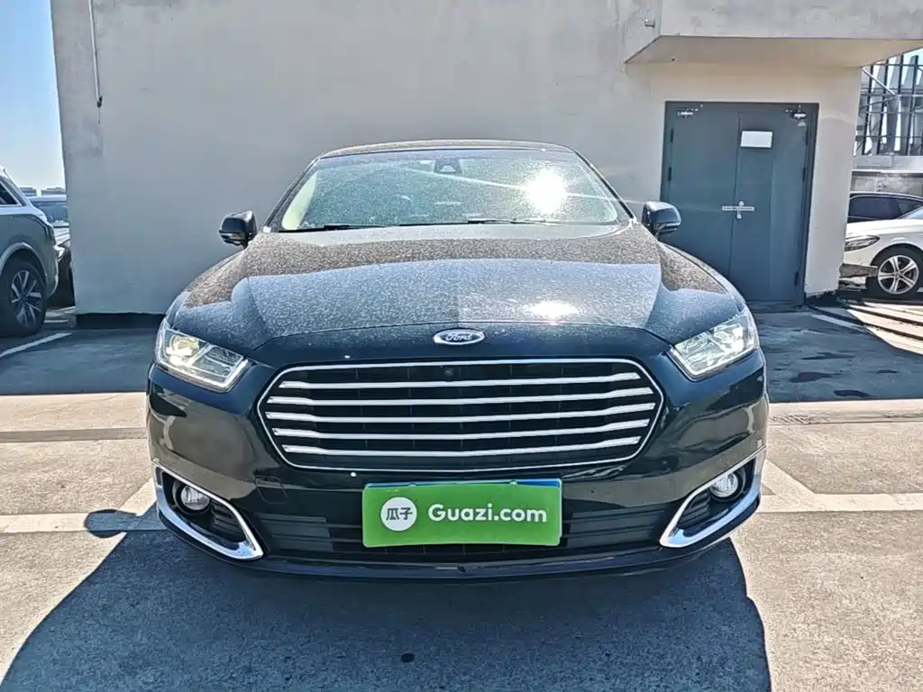 Фото 3 - Ford Taurus