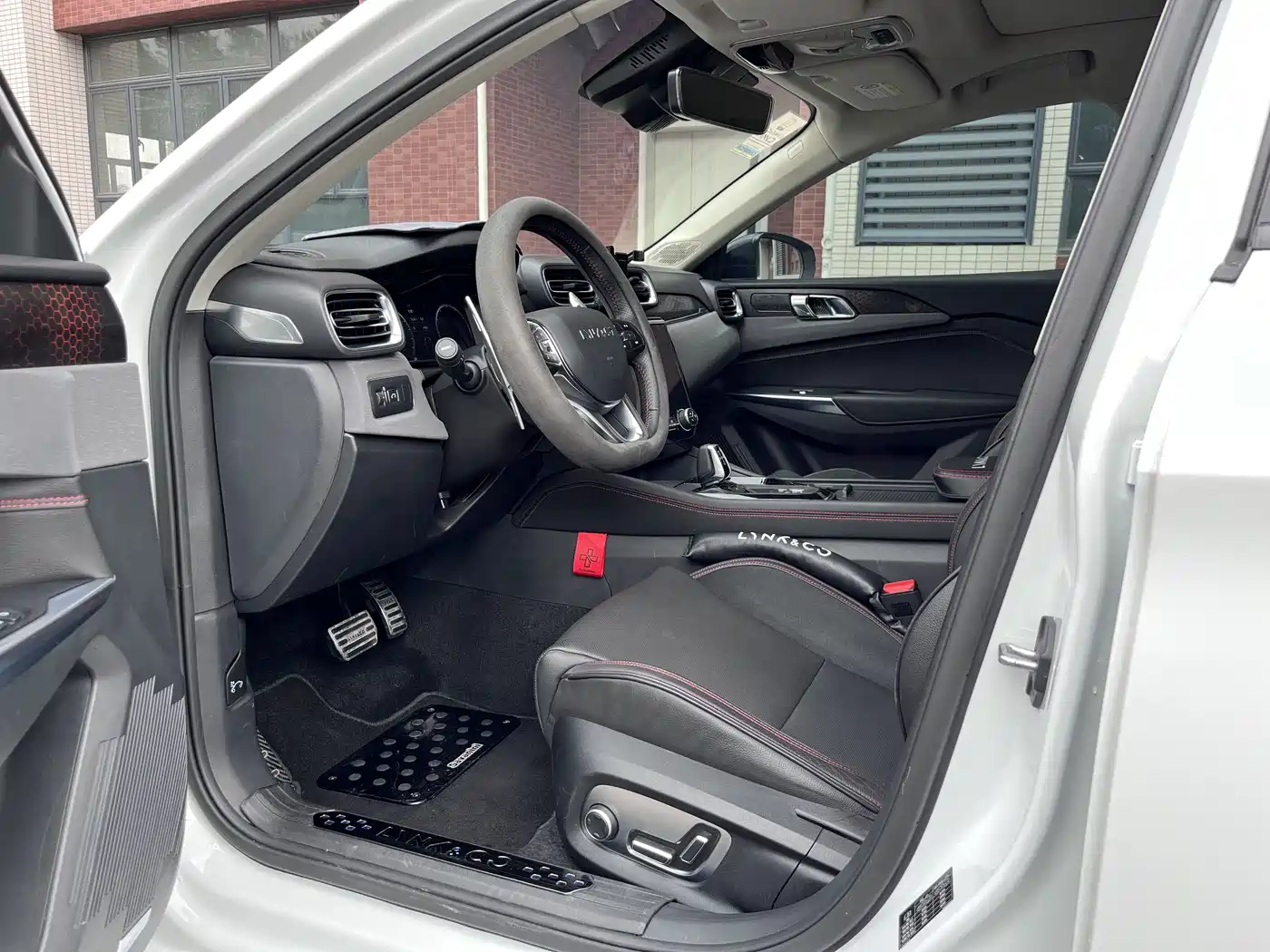 Lynk & Co 02 2019 High Energy Edition 2.0T Automatic 2WD Power Pro China VI фото 4