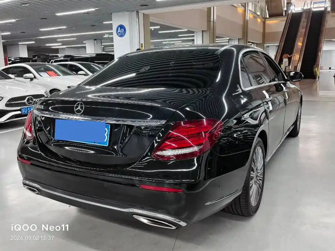 Фото 12 - Mercedes-Benz E-Class