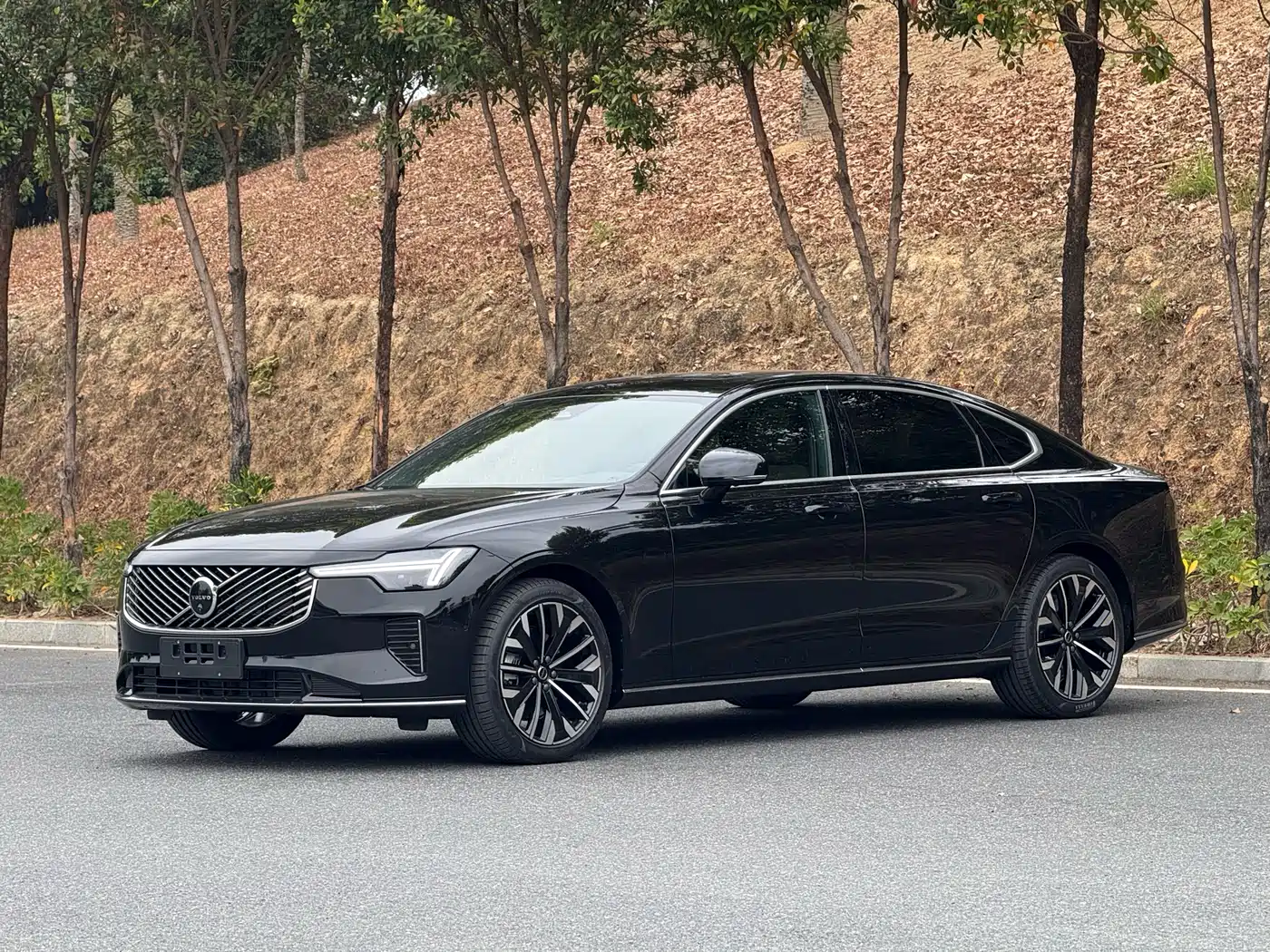 Volvo S90 2026 B5 Zhiyuan Luxury Edition фото 2