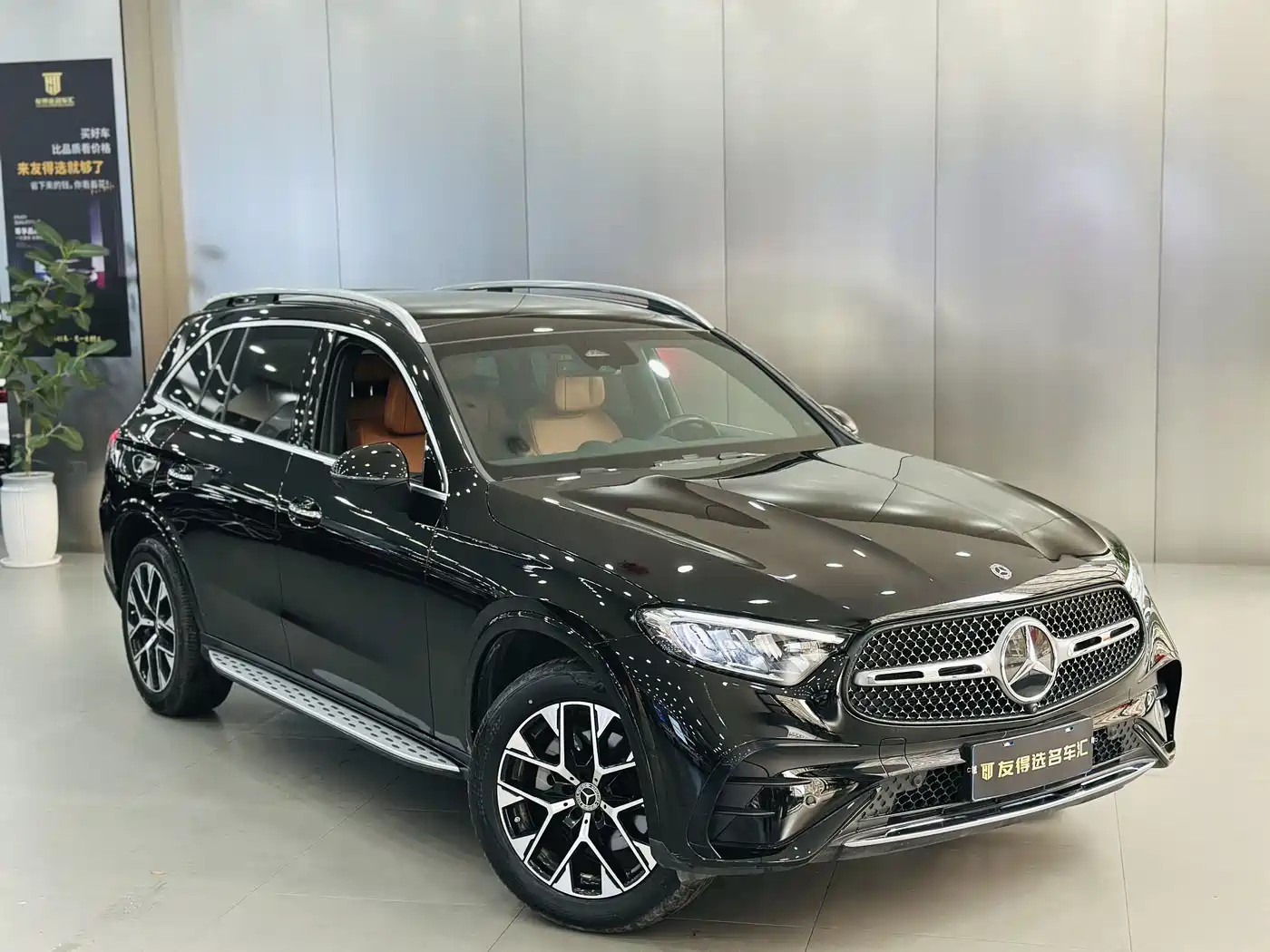 Mercedes-Benz GLC 2023 GLC 260 L 4MATIC Luxury 5-Seater фото 3
