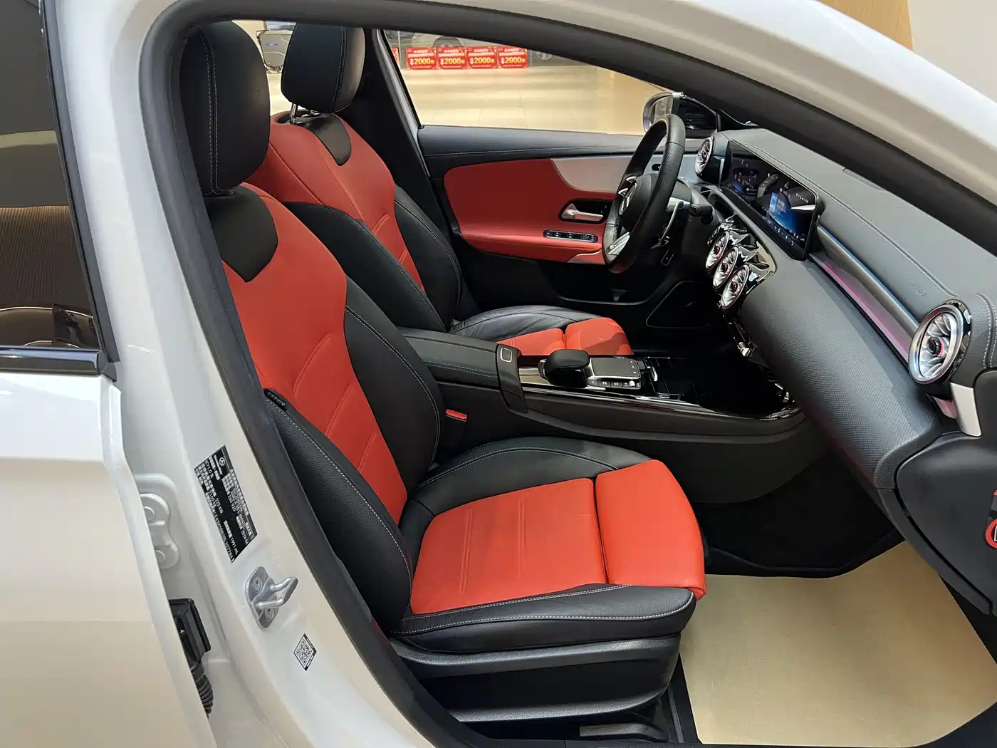 Mercedes-Benz A-Class AMG 2024 Facelift AMG A 35 L 4MATIC фото 10