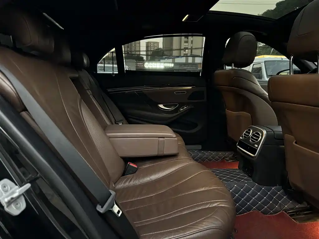 Photo 6 - Mercedes-Benz S-Class