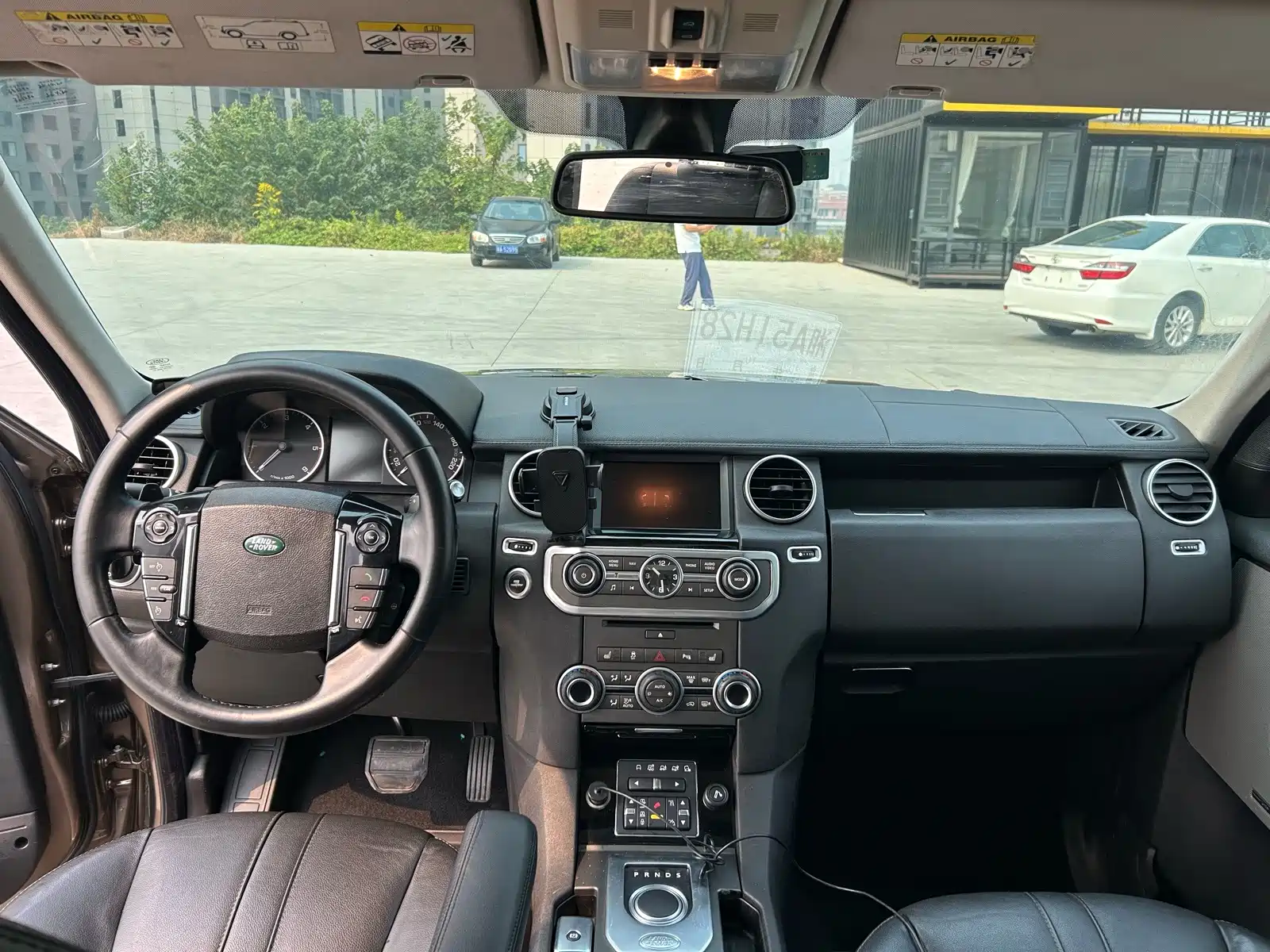 Фото 8 - Land Rover Discovery