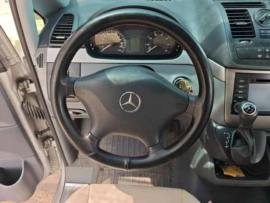 Photo 15 - Mercedes-Benz Vito