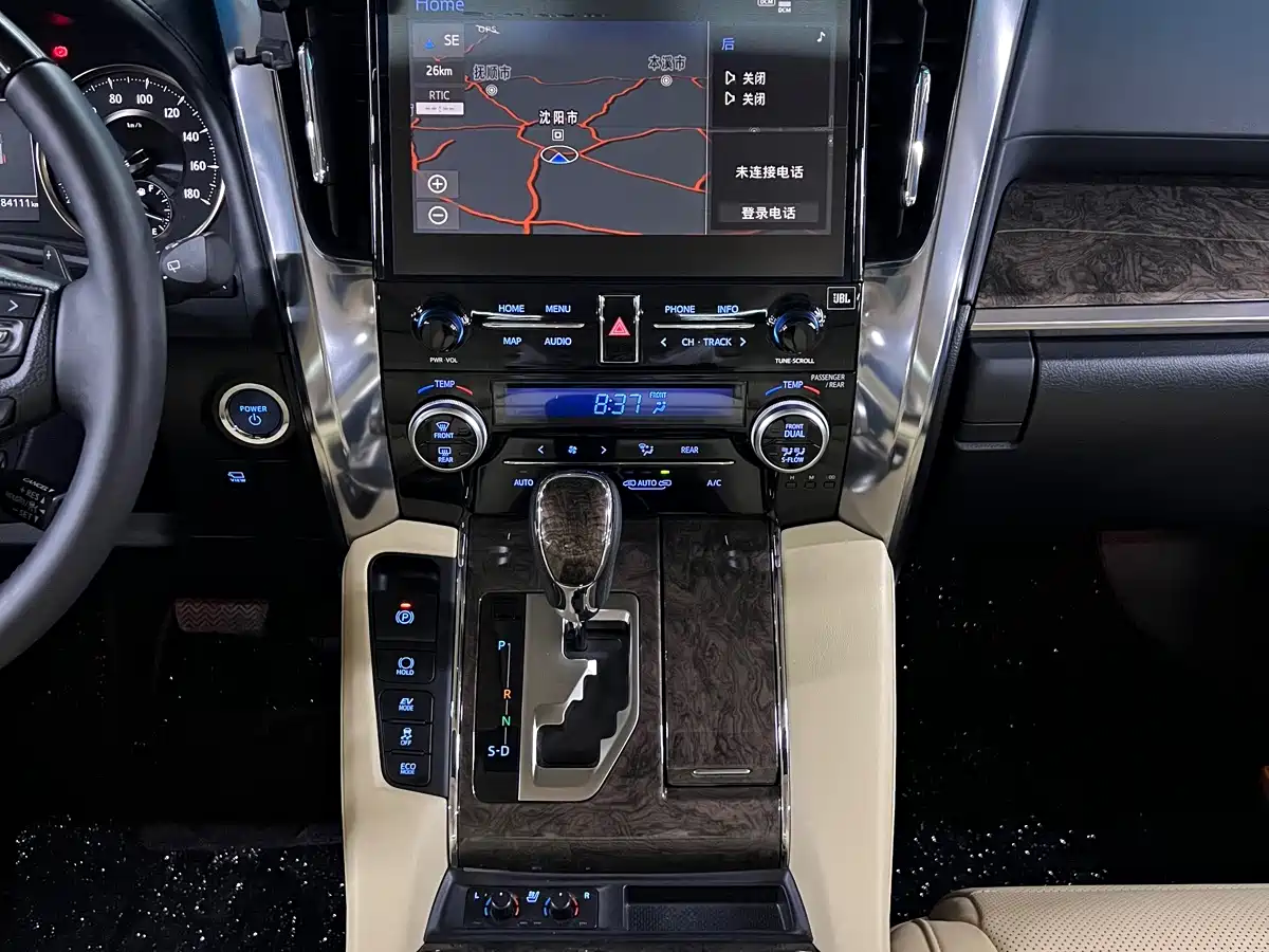 Фото 17 - Toyota Vellfire