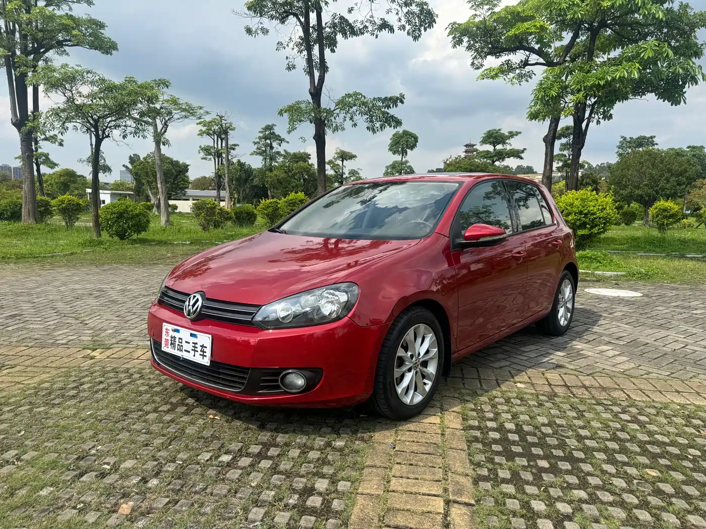 Фото 1 - Volkswagen Golf