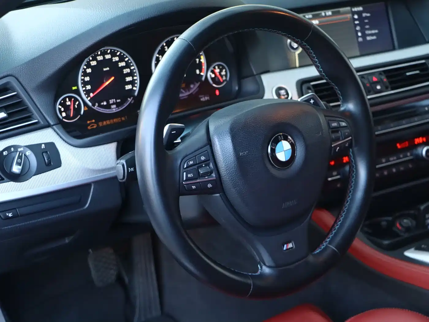 BMW M5 2012 M5 фото 22