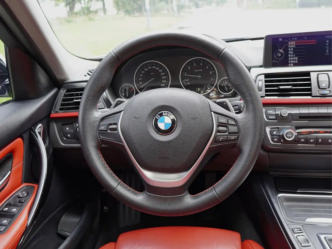 Photo 9 - BMW 3 Series