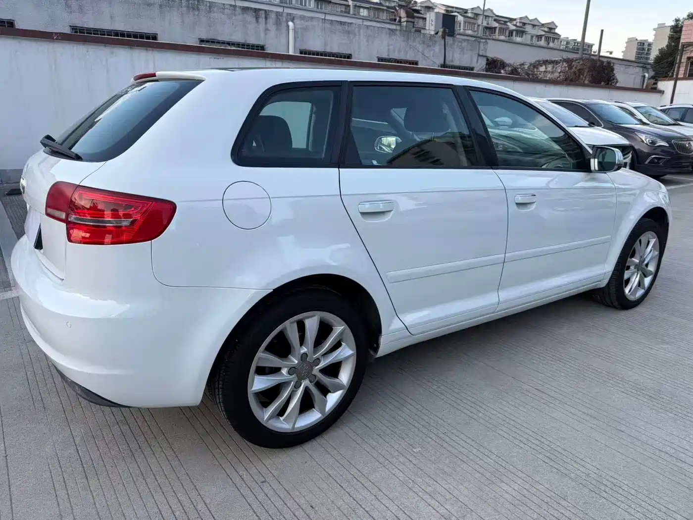Audi A3 (Import) 2010 Sportback 1.4T Comfort Model фото 12