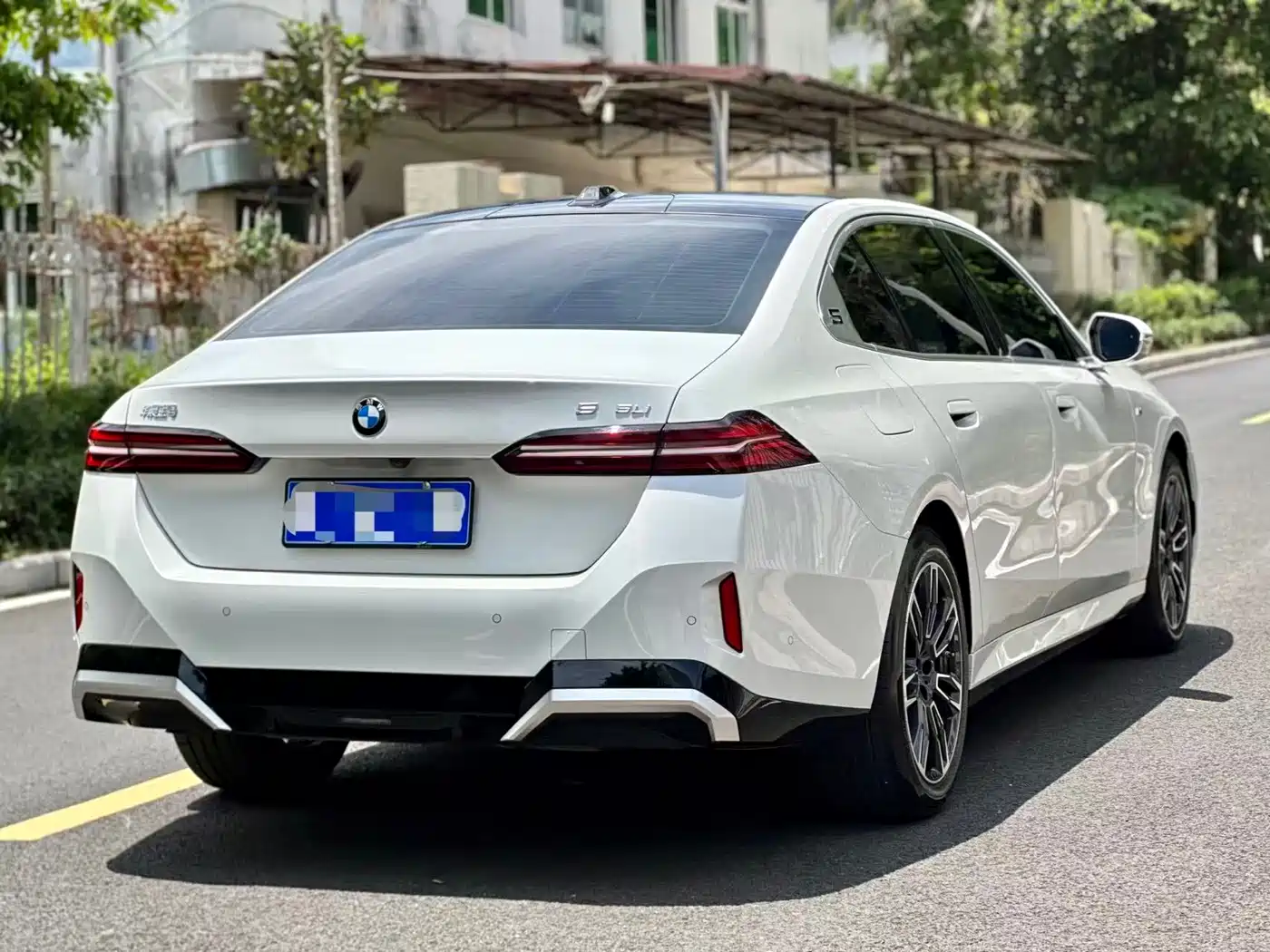 BMW 5-SERIES