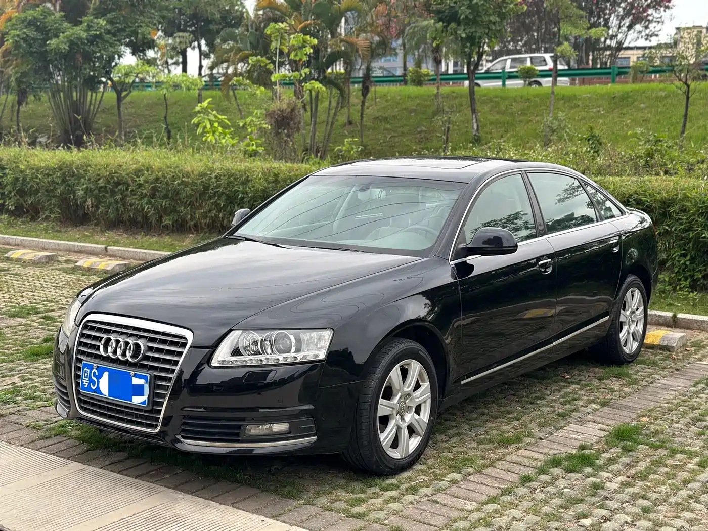Audi A6L 2010 2.4L Comfort