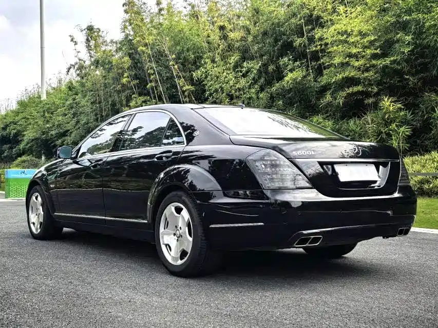 Фото 9 - Mercedes-Benz S-Class