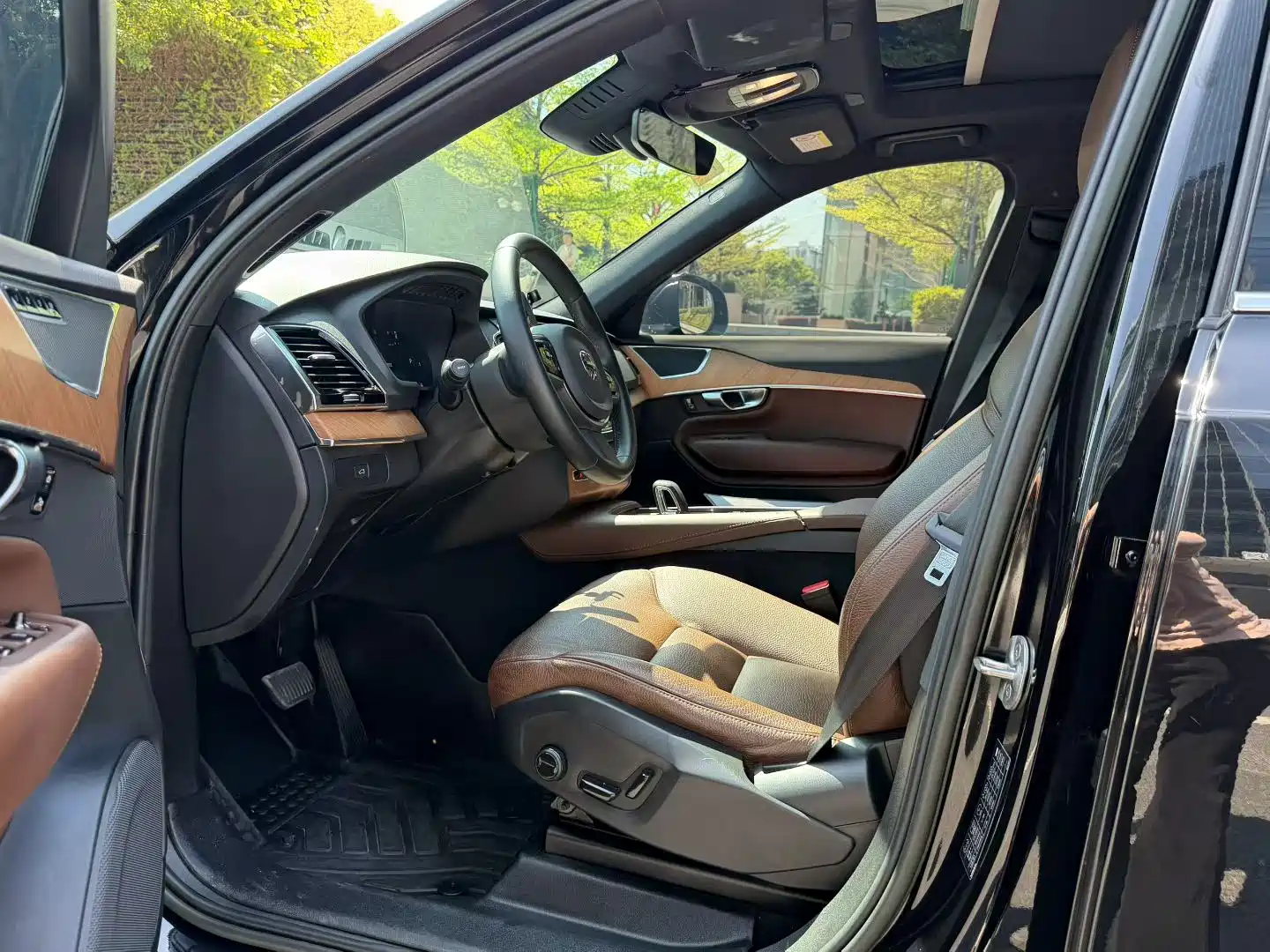 Фото 4 - Volvo XC90
