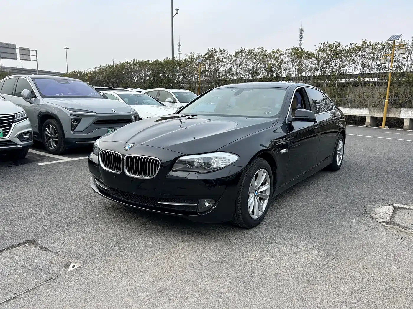 BMW 5 Series 2011 523Li Leading