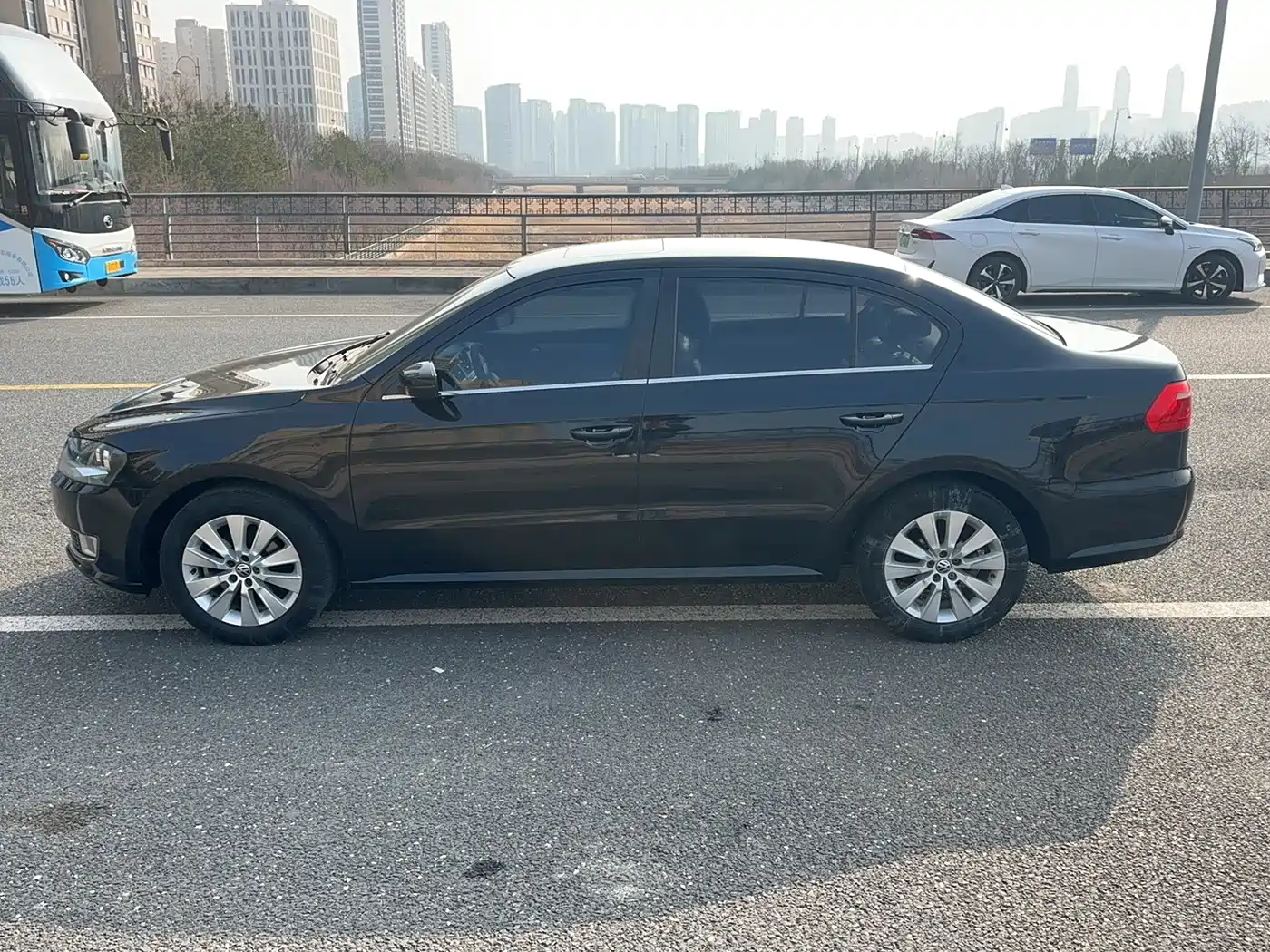 Volkswagen Lavida 2013 1.6L Manual Comfort Edition фото 8
