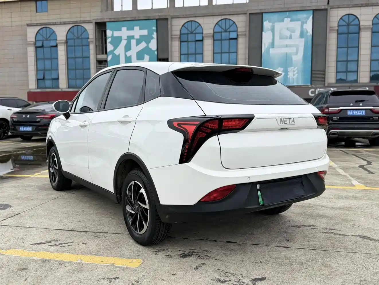 Photo 10 - Nezha Auto Nezha V