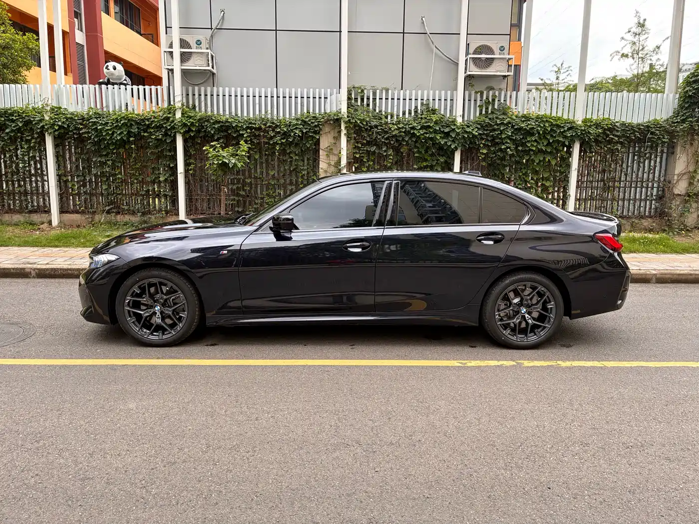 BMW 3-SERIES